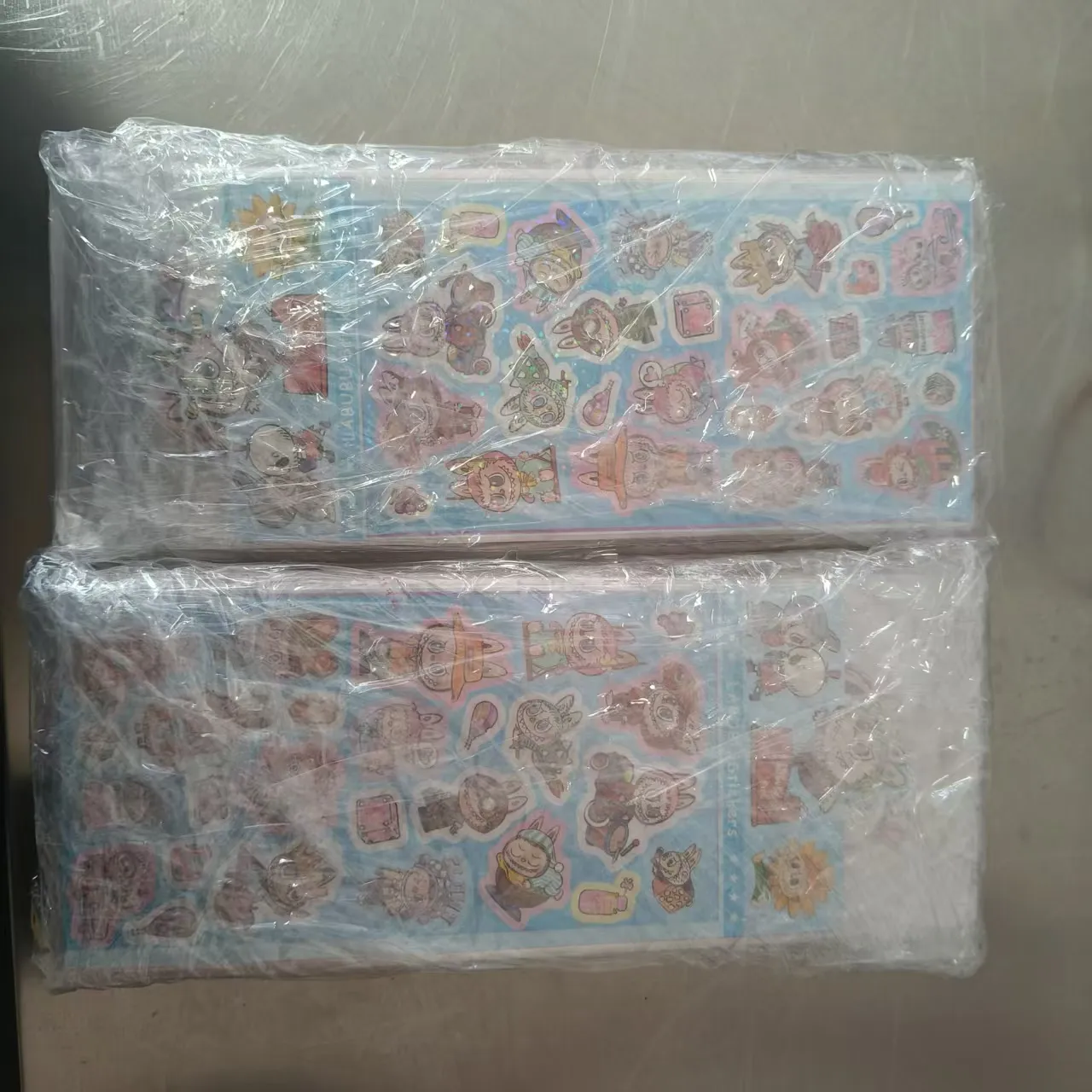 Compania a livrat noi autocolante pentru copii tăiate săptămâna trecută