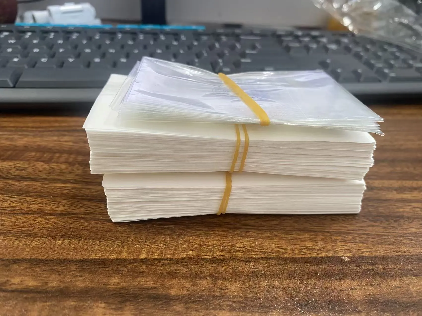 Autocolant cu card de credit cu hologramă JOJO Pac trimis în Pakistan