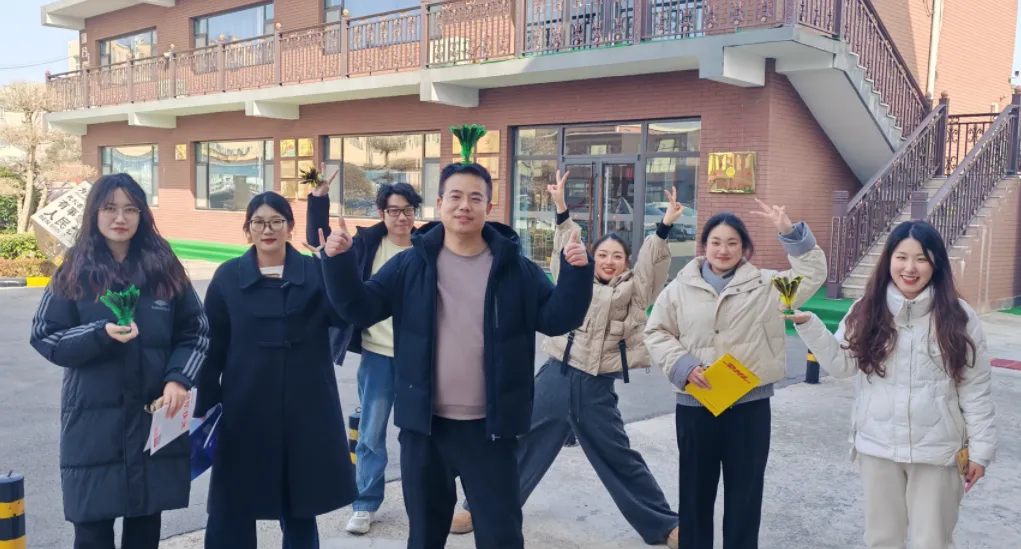 Pauza scurtă de prânz energizează biroul cu distracția cu volan