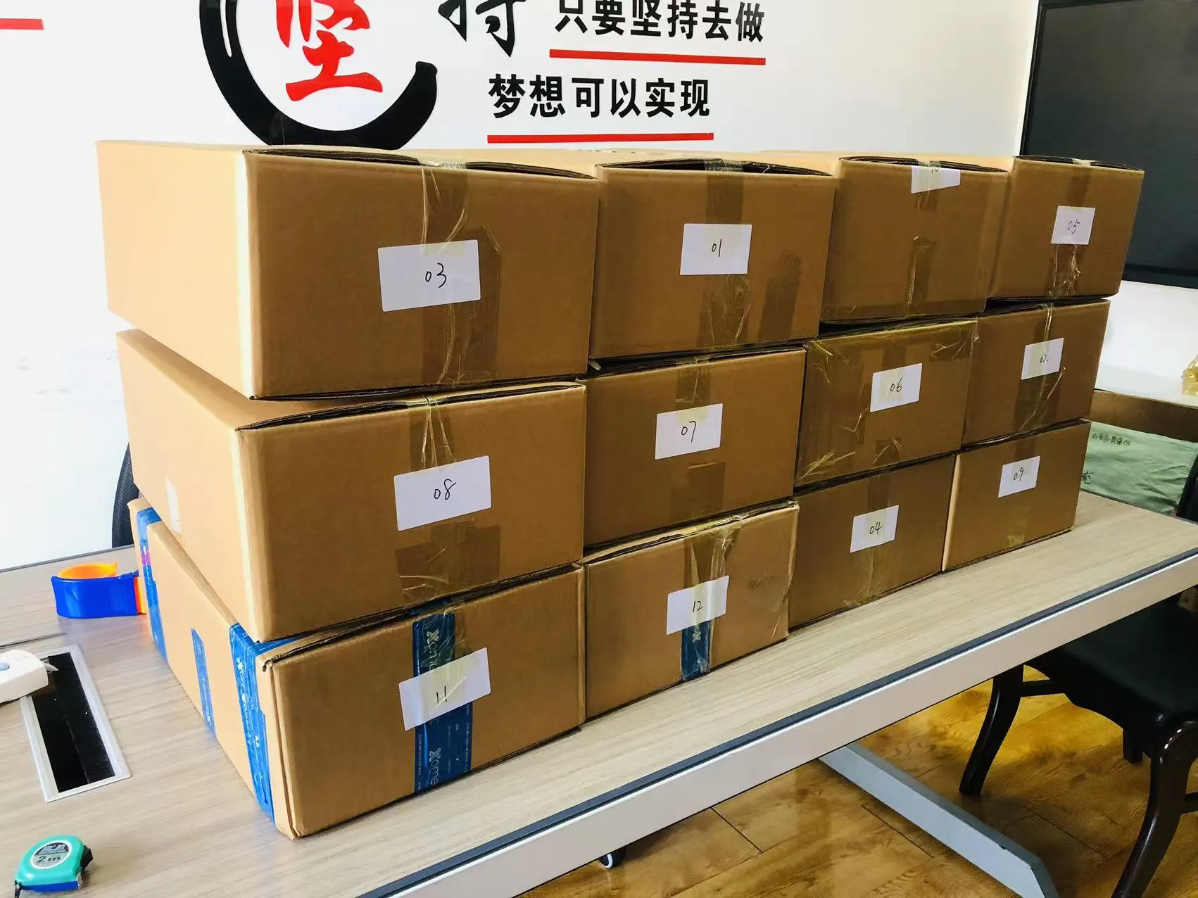 Pachetul JOJO oferă copiilor distracție strălucitoare