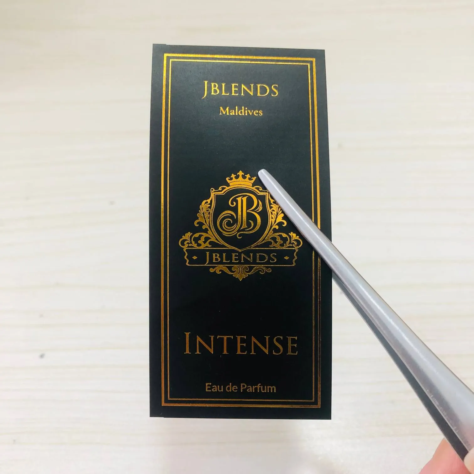 De ce ar trebui să alegeți etichete de parfum ștampilate la cald pentru produsele dvs. de lux